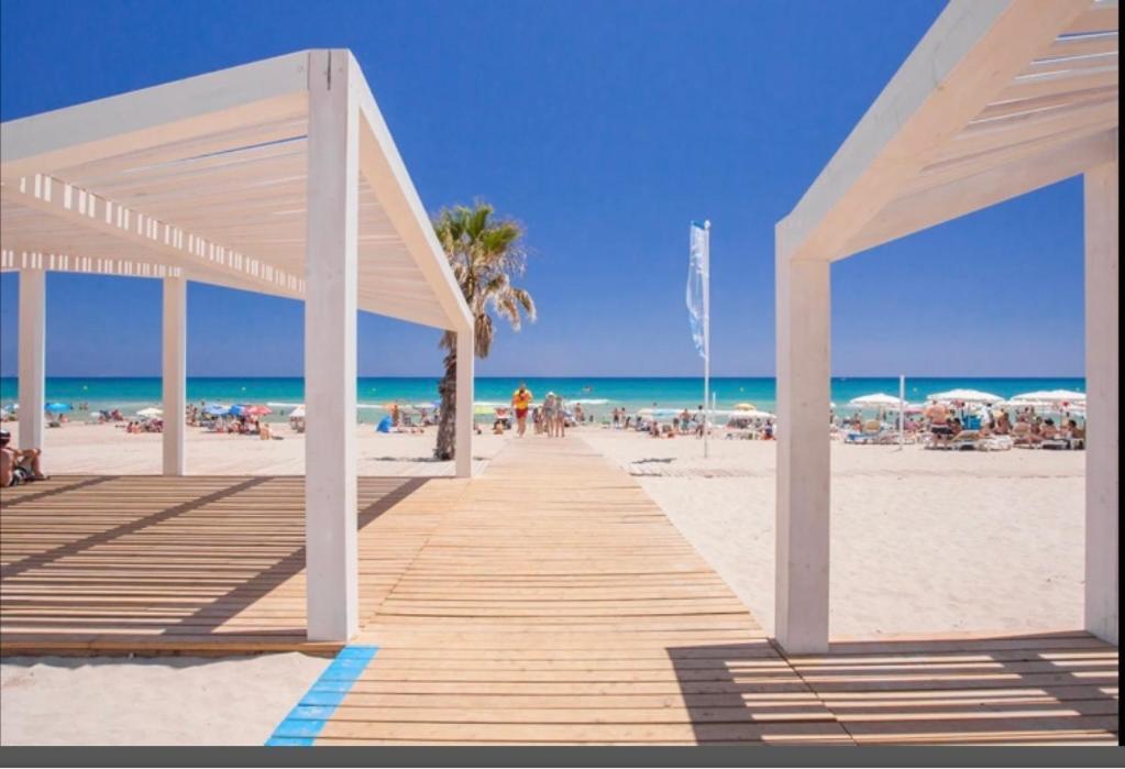 Amplio Apartamento Con Vistas Al Mar, Parking Y Wifi 알리칸테 외부 사진